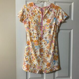 NWT Scuba Suit Open Back 12/14 L Short Sleeve Zip Rash Guard Floral Cupshe